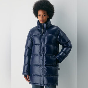 NEW WITH TAGS ARITZIA THE SUPERPUFF MID HI-GLOSS